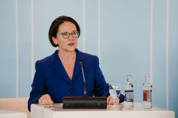 La ministre des Finances Yuriko Backes